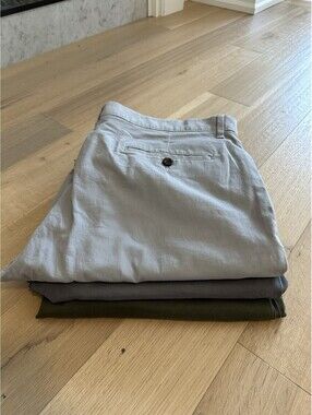 Amazon Essentials Men’s Khaki Pant Set Size 36x32 Straight Tan, Grey, Green
